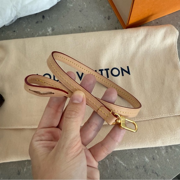 Louis Vuitton Pochette Accessoires Monogram Canvas Shoulderbag Handbag - Picture 5 of 11